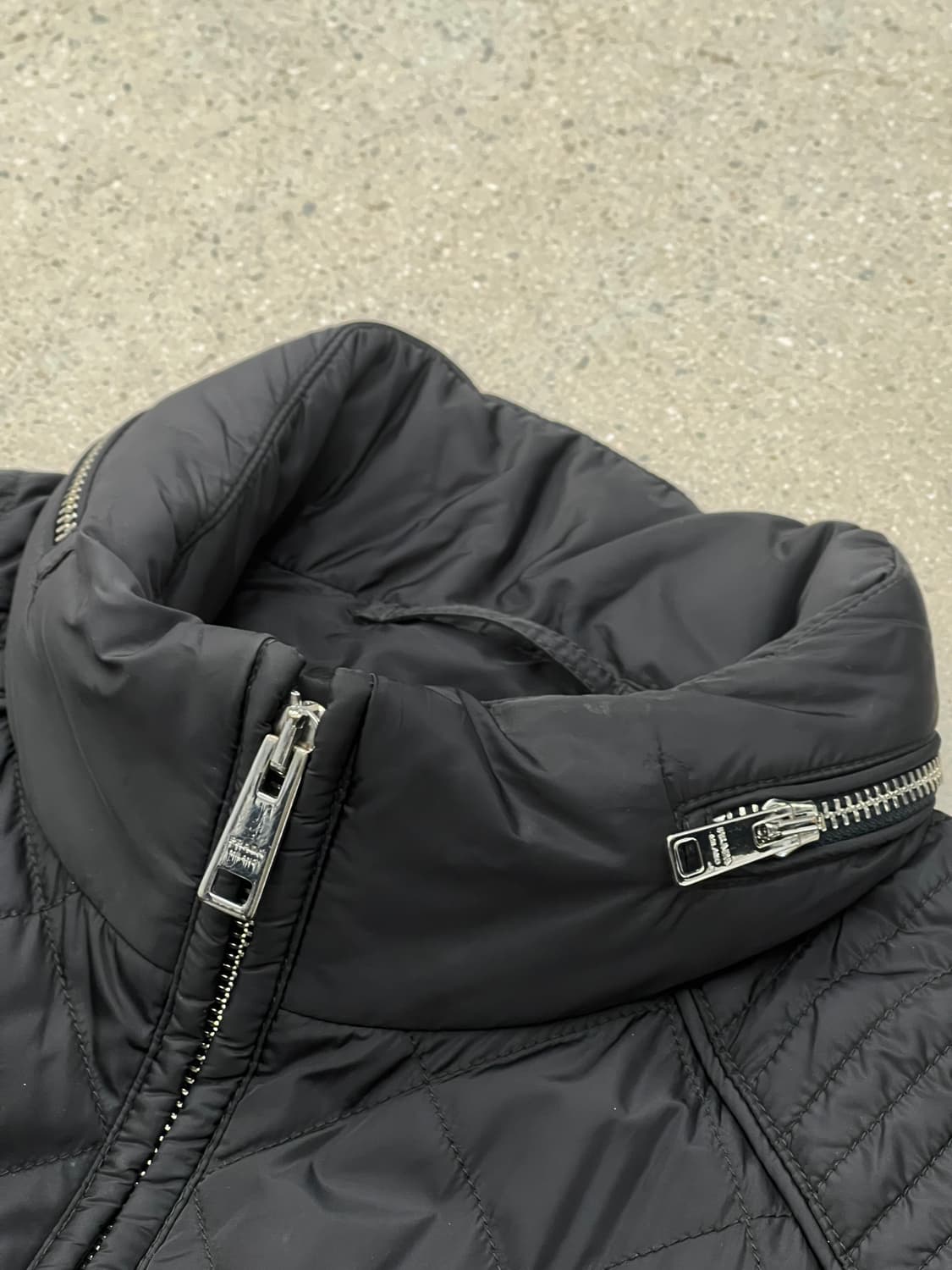 프라다 삼각로고 바이커 퀼팅 자켓 상품이미지5