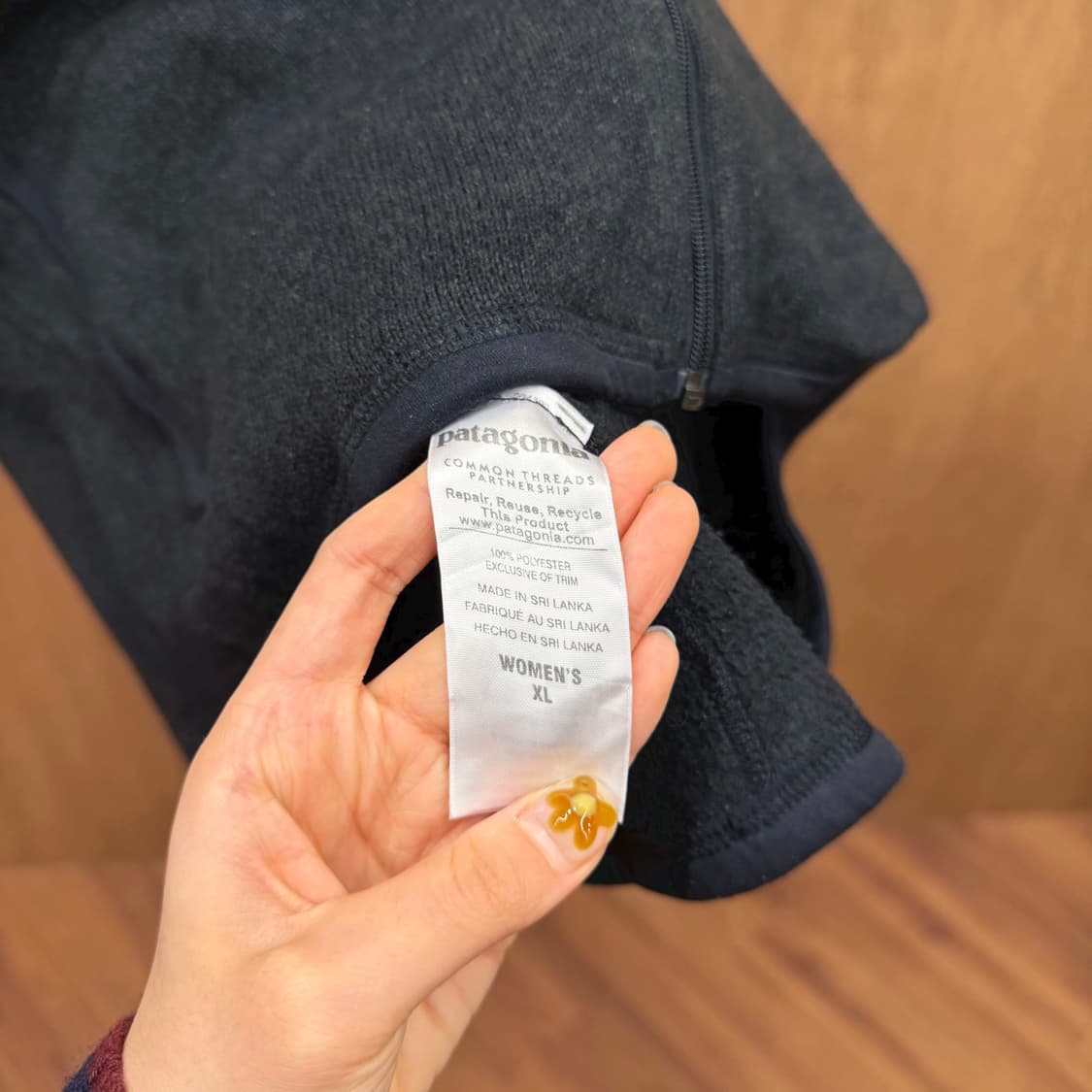 파타고니아 하이넥 플리스 베스트 집업 로고 자수 디테일 레귤러핏 블랙 상품이미지7