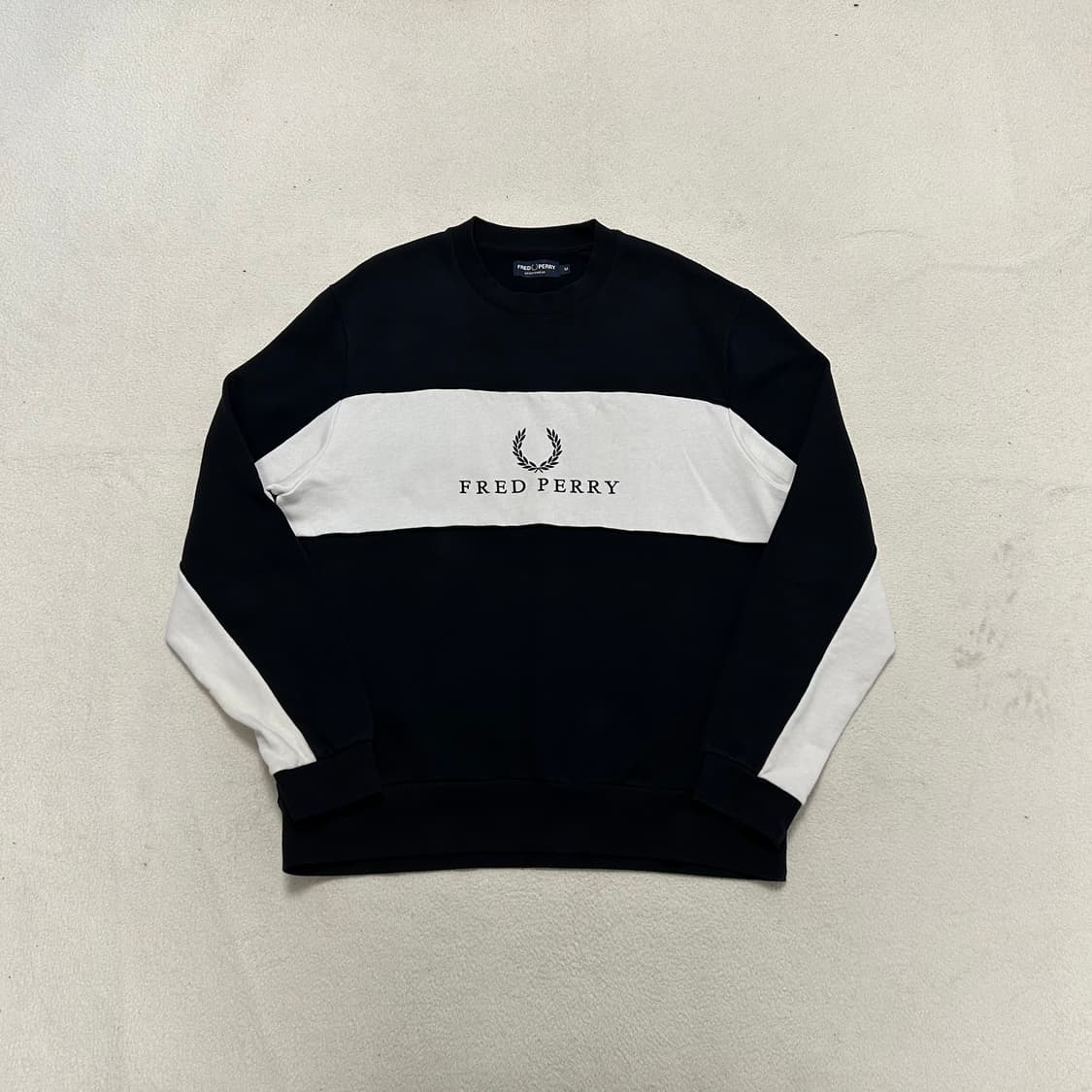 Fred Perry Black Contrast Sweatshirt 상품이미지4