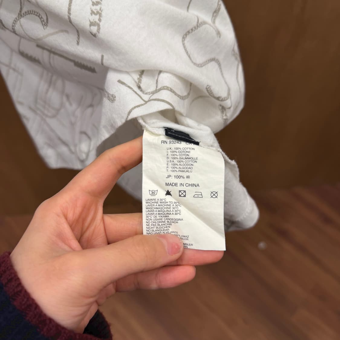 디젤 반팔 티셔츠 카라넥 레터링 로고 프린팅 싱글 포켓 디테일 화이트 상품이미지7