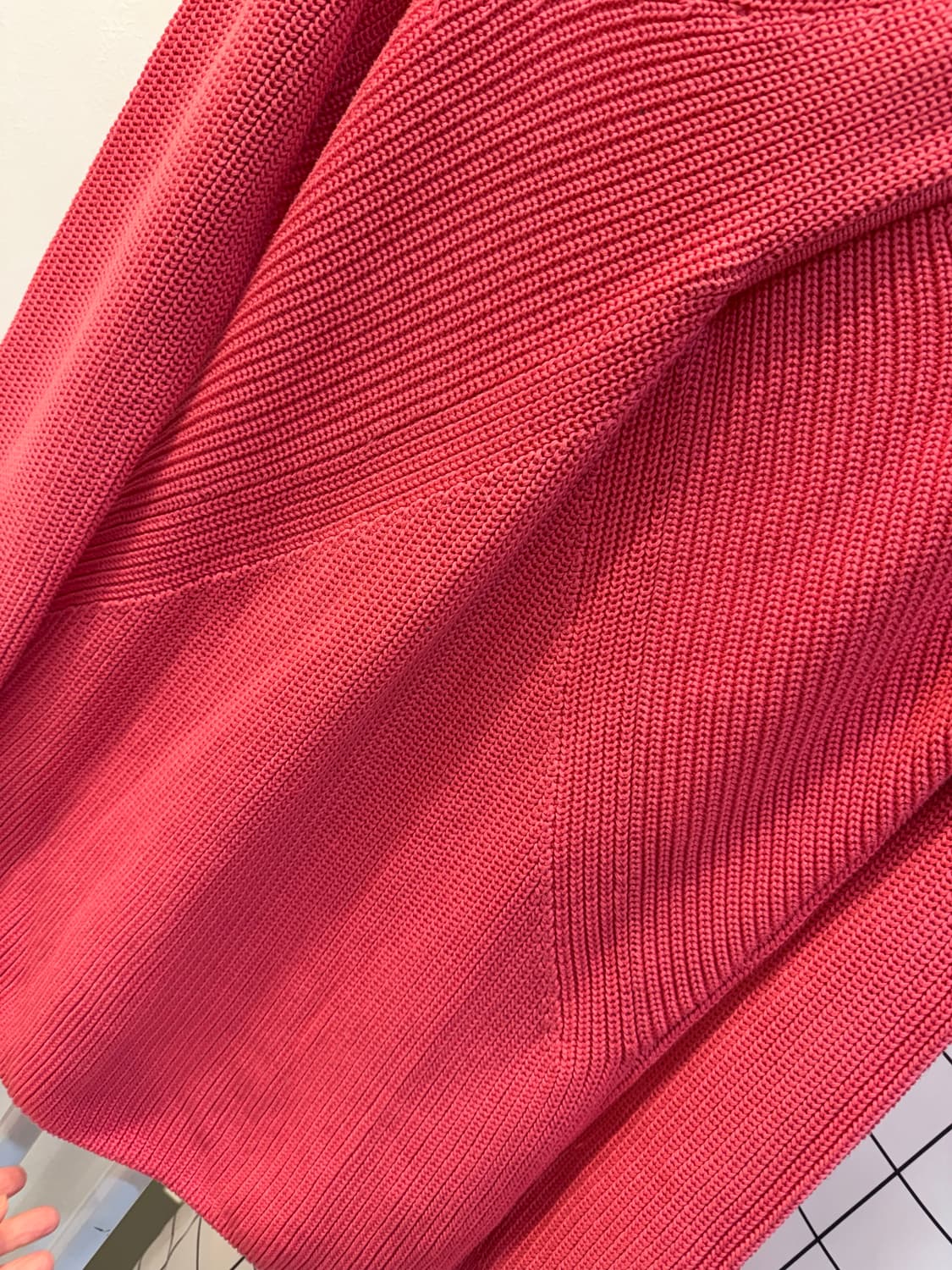 COS 엑스 꼬임 니트 상품이미지3