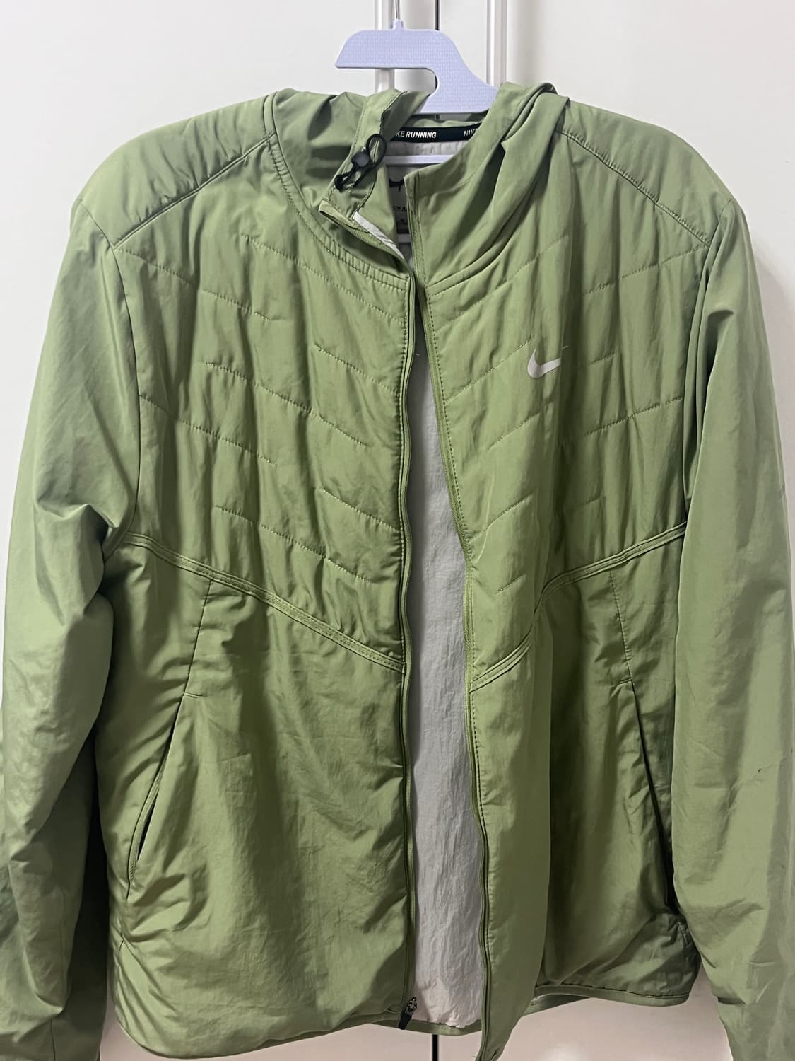 나이키 써마핏 러닝 경량패딩 m 상품이미지2
