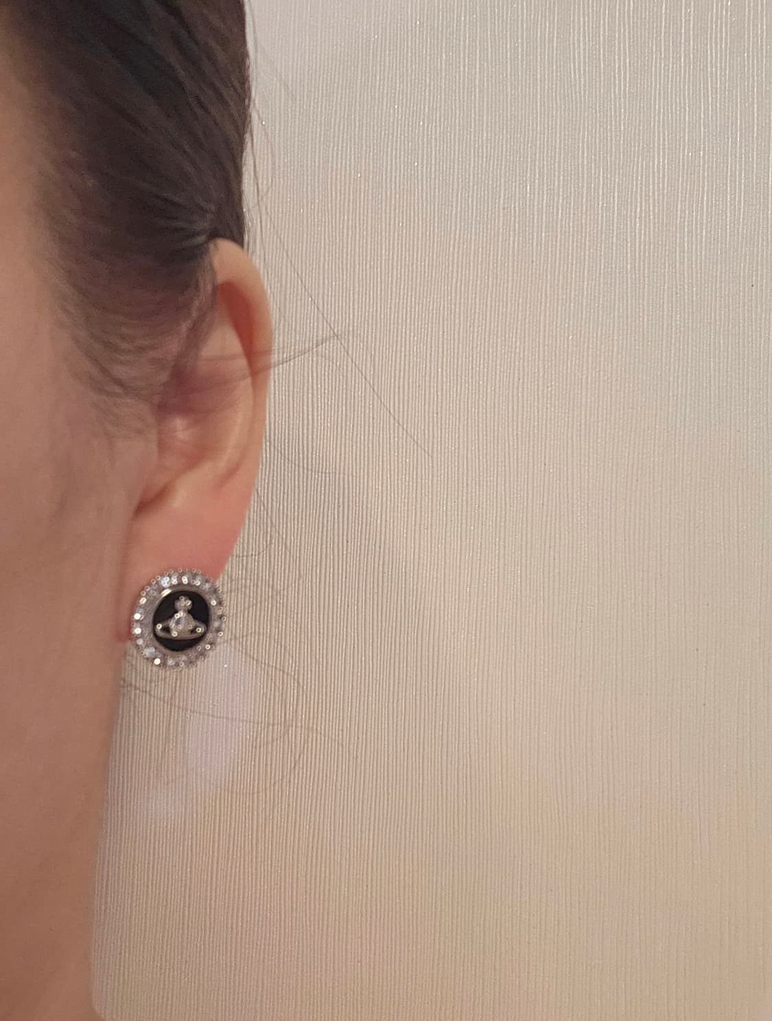 비비안웨스트우드 업사이클링 블랙 단추 귀걸이 상품이미지6