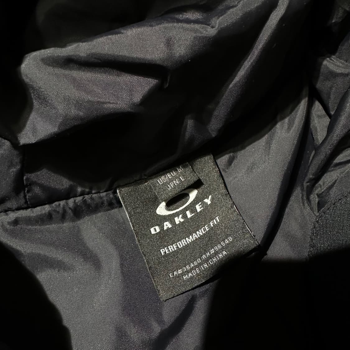 오클리 체스트 로고 푸퍼 패딩 블랙 상품이미지5