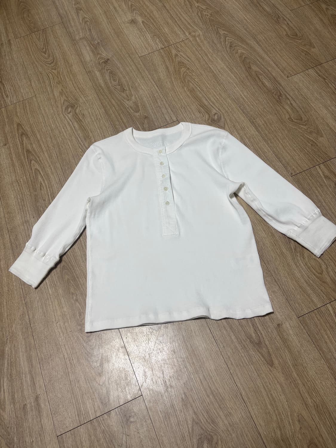 낫띵리튼 헨리넥 판매합니다 상품이미지3