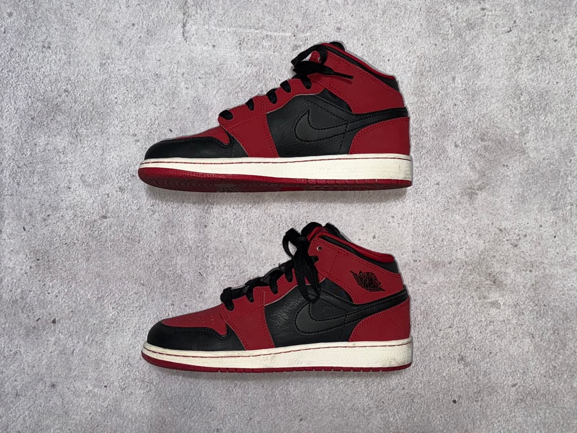 나이키 에어조던1 미드 블랙/레드 240 상품이미지1