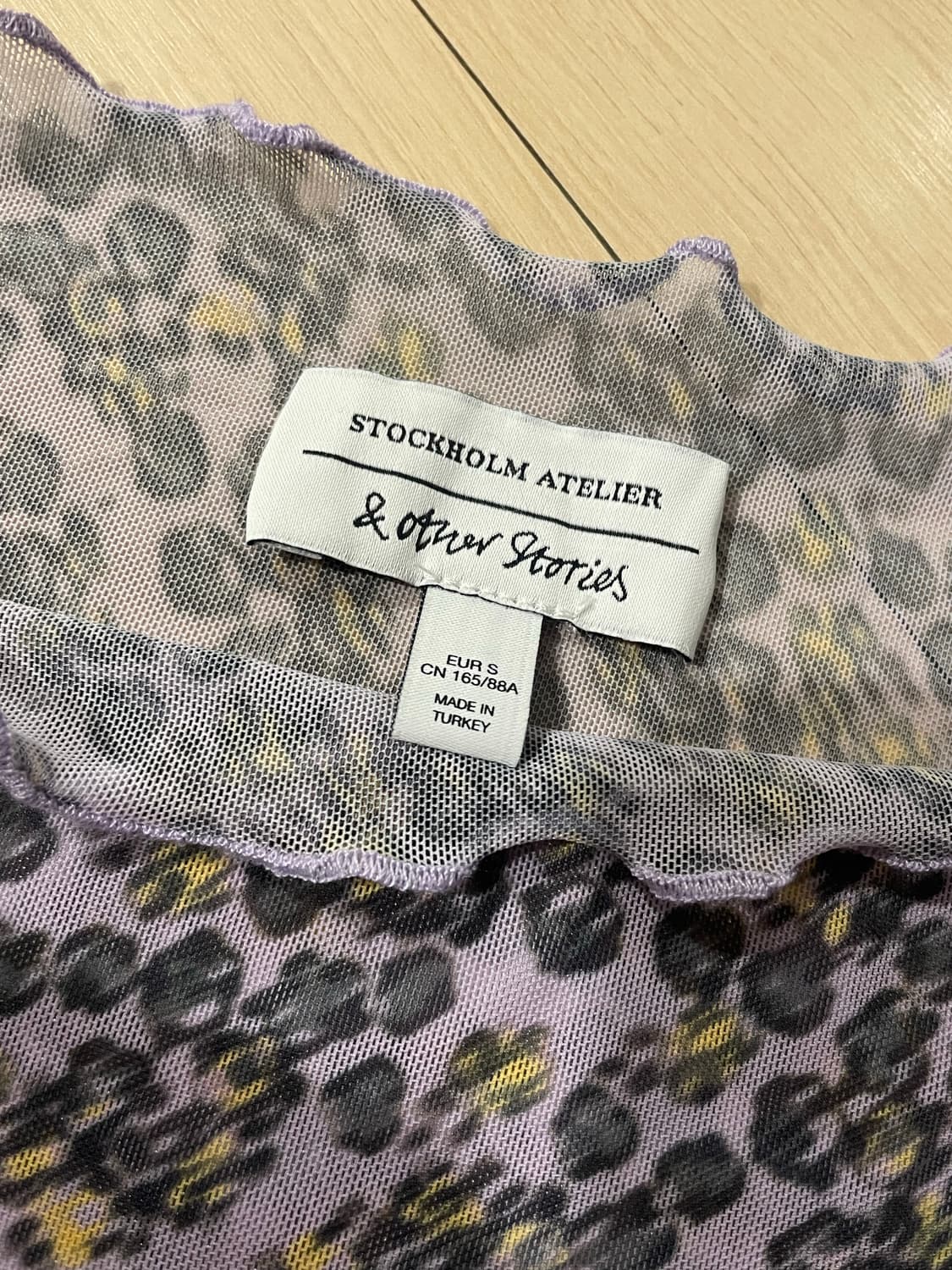 앤아더스토리즈 매쉬 긴팔티셔츠 S사이즈 상품이미지2