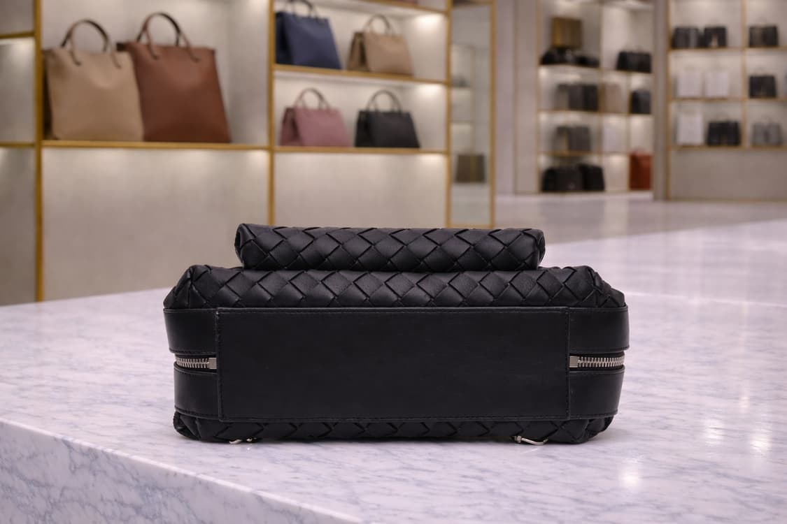 [A급] 보테가베네타 인트레치아토 백팩 블랙 판매합니다!!! 상품이미지3