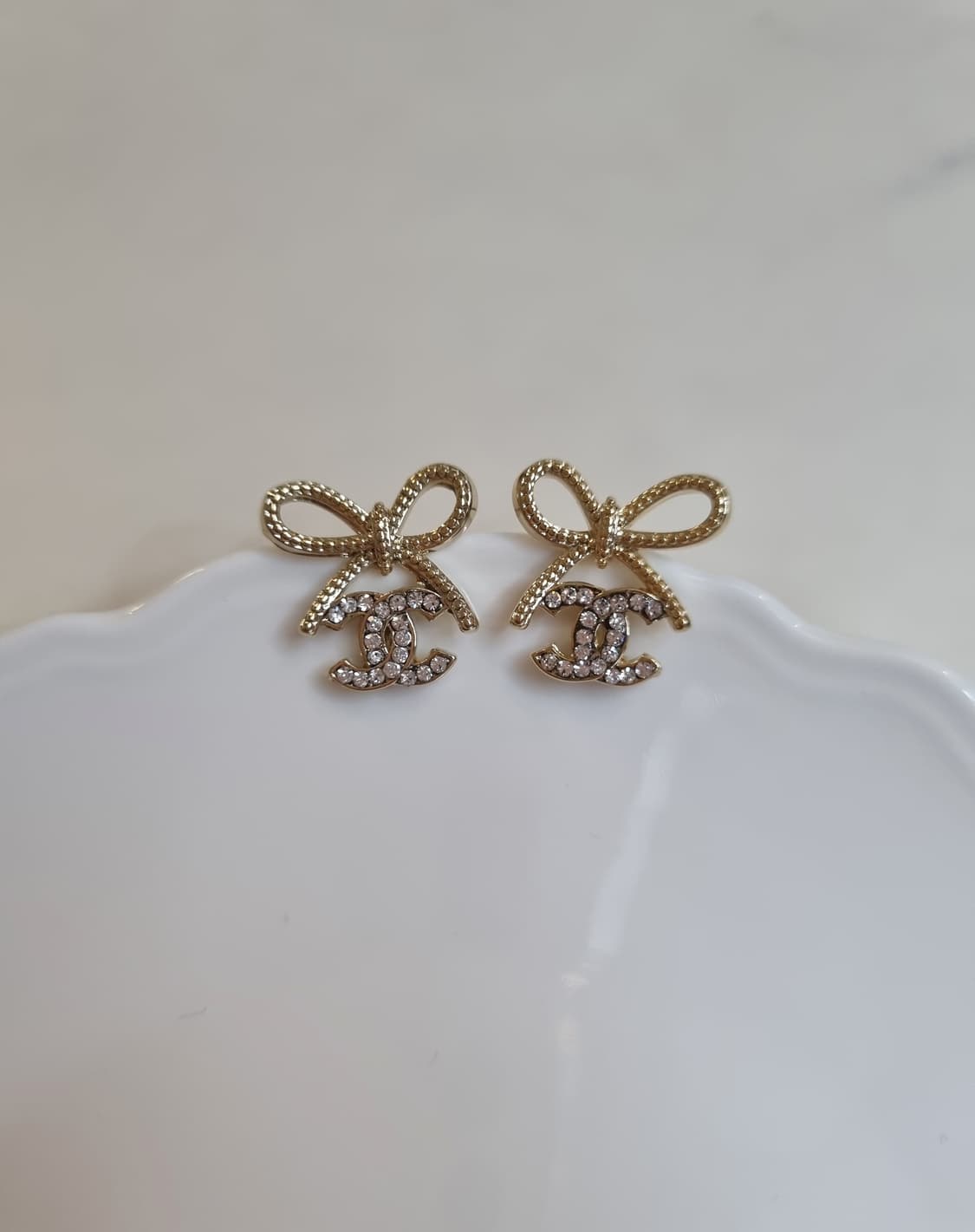 샤넬 업사이클링 금장 리본 귀걸이 상품이미지2