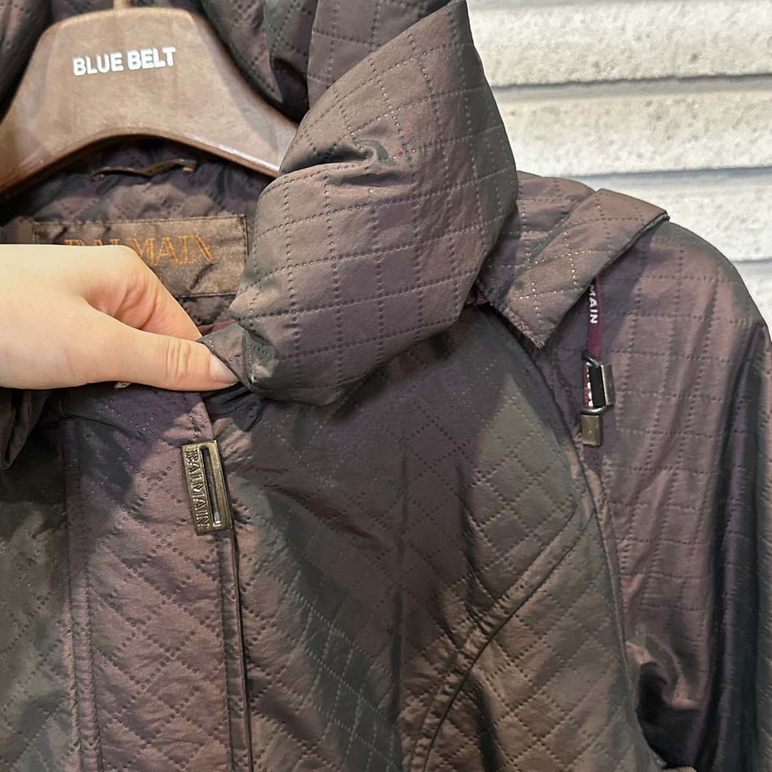 발망 퀼팅 후드 집업 자켓 볼륨 하이넥 투포켓 디테일 버건디 상품이미지7