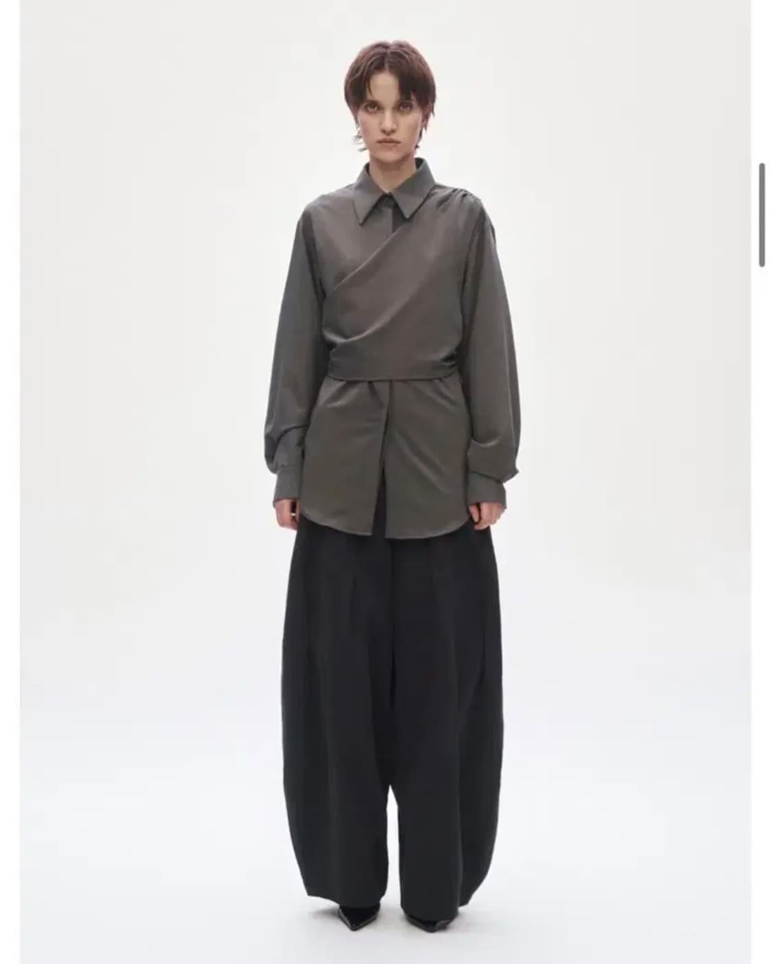 트리밍버드 랩셔링블라우스 애쉬브라운 상품이미지1