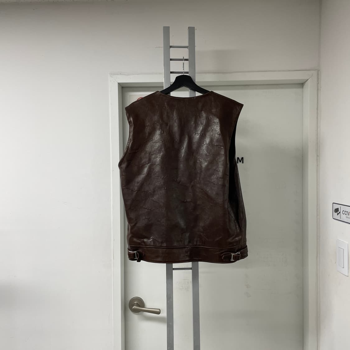 루이스레더 브라운 레더 베스트 - 상품이미지8