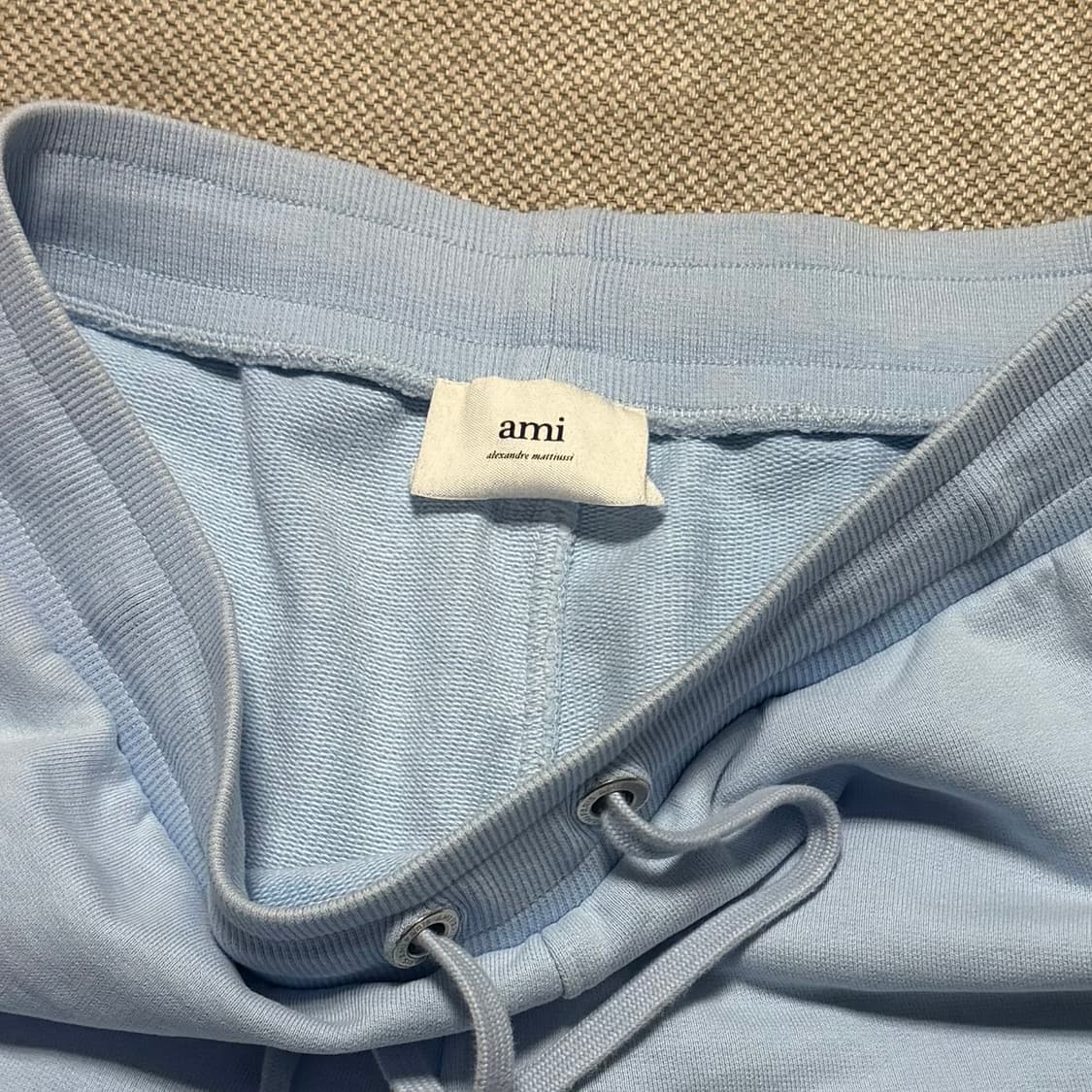 아미(AMI) 스몰 하트 로고 스웨트 반바지 상품이미지5