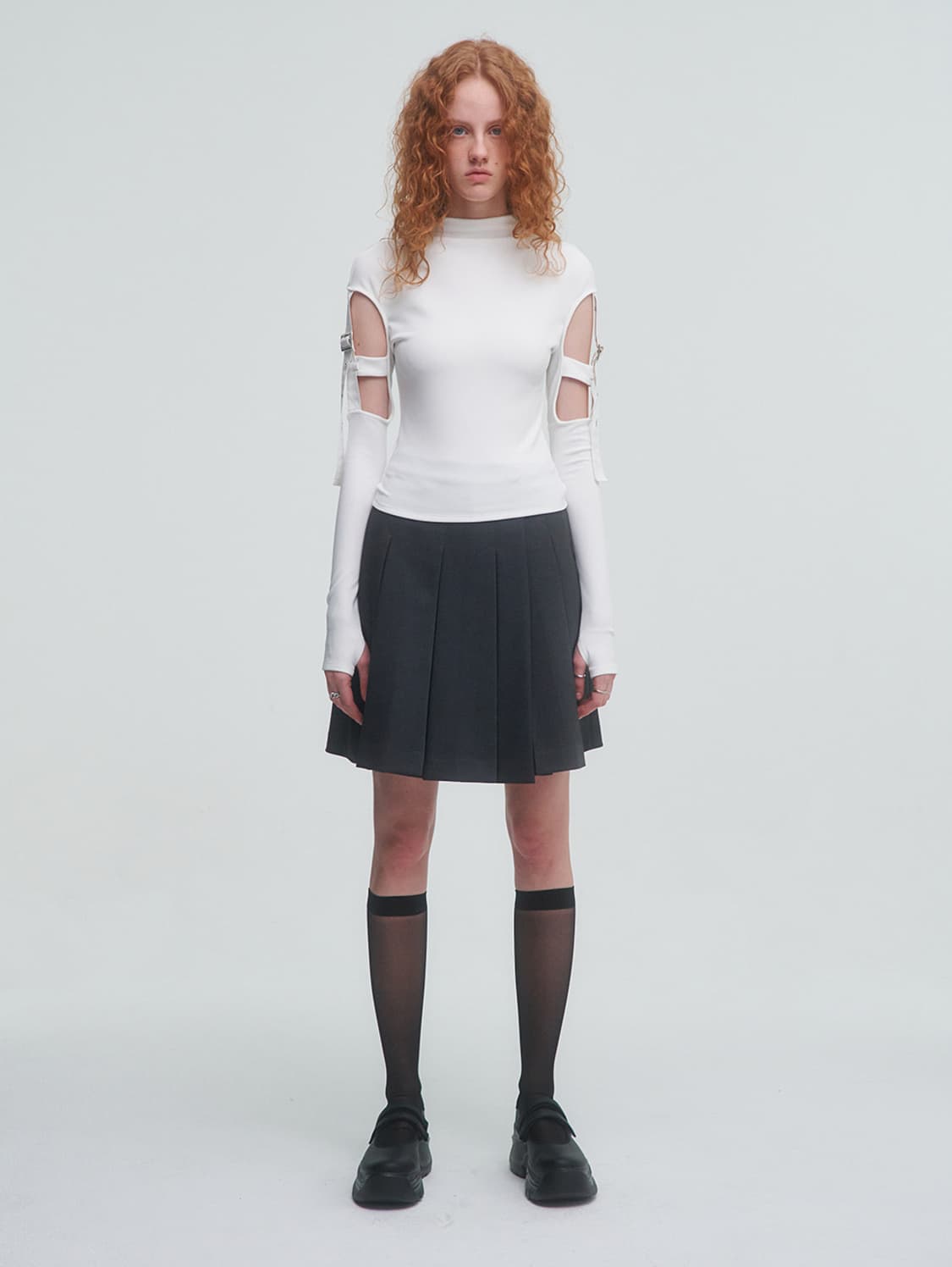 (구해요)뚜오미오 CUT OUT BELTED TOP 상품이미지1