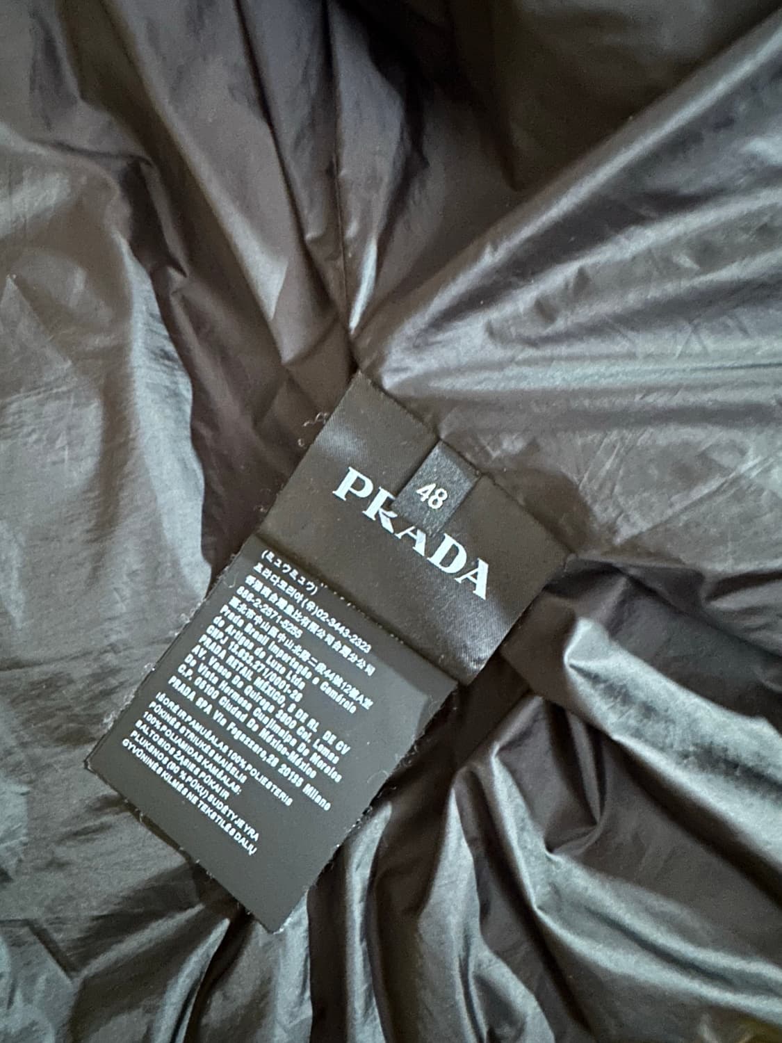[48] 프라다 20fw 리나일론 패딩 상품이미지4
