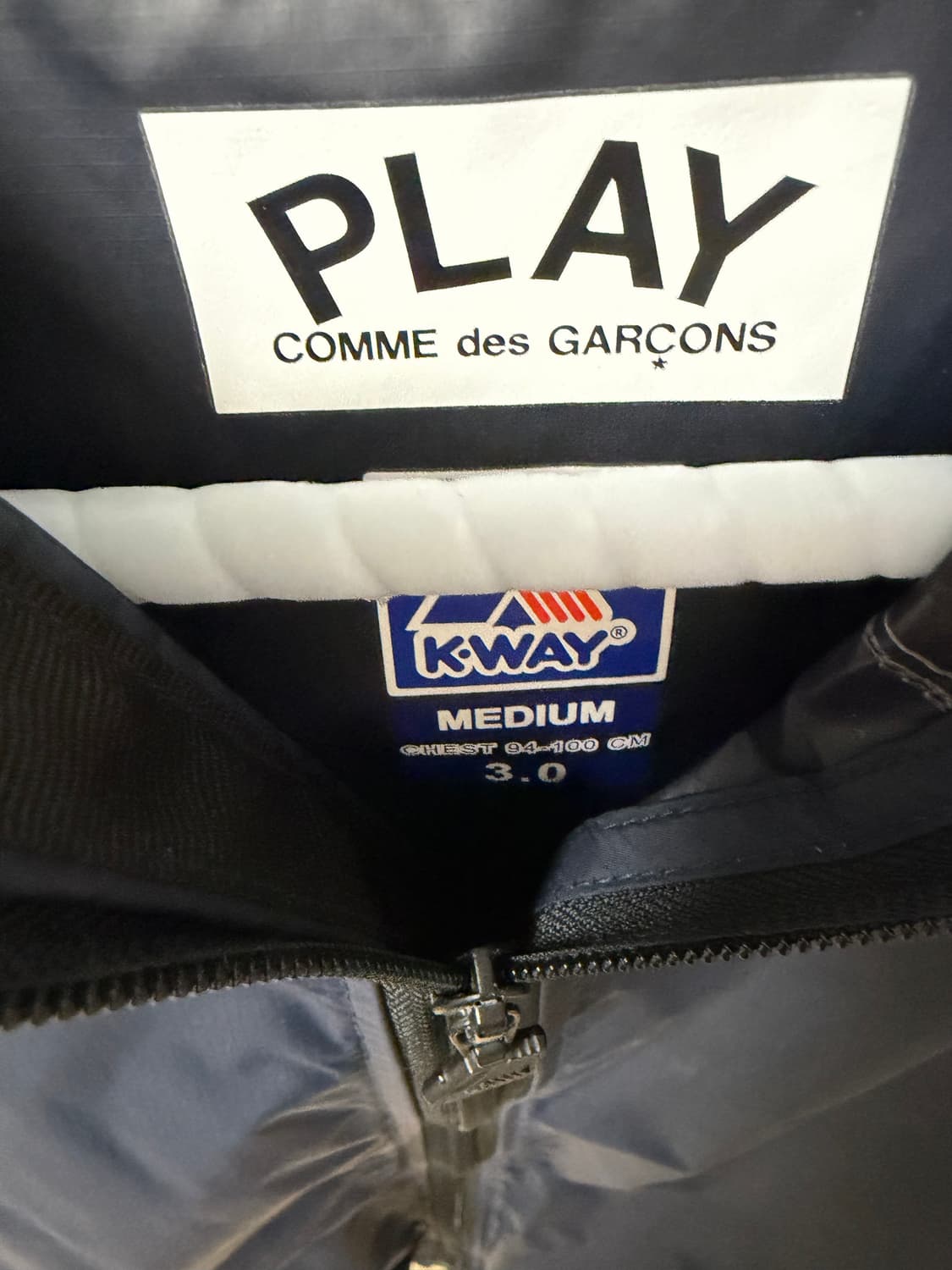 꼼데가르송 바람막이 M사이즈 판매합니다! 상품이미지2