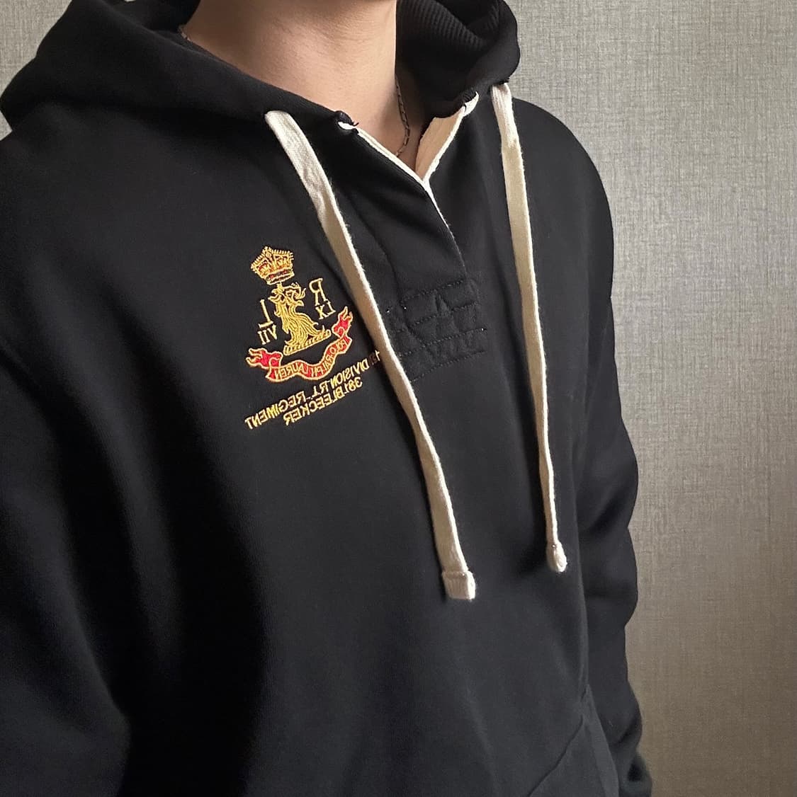 폴로 랄프로렌 블랙 컬러 럭비 후드티 상품이미지4