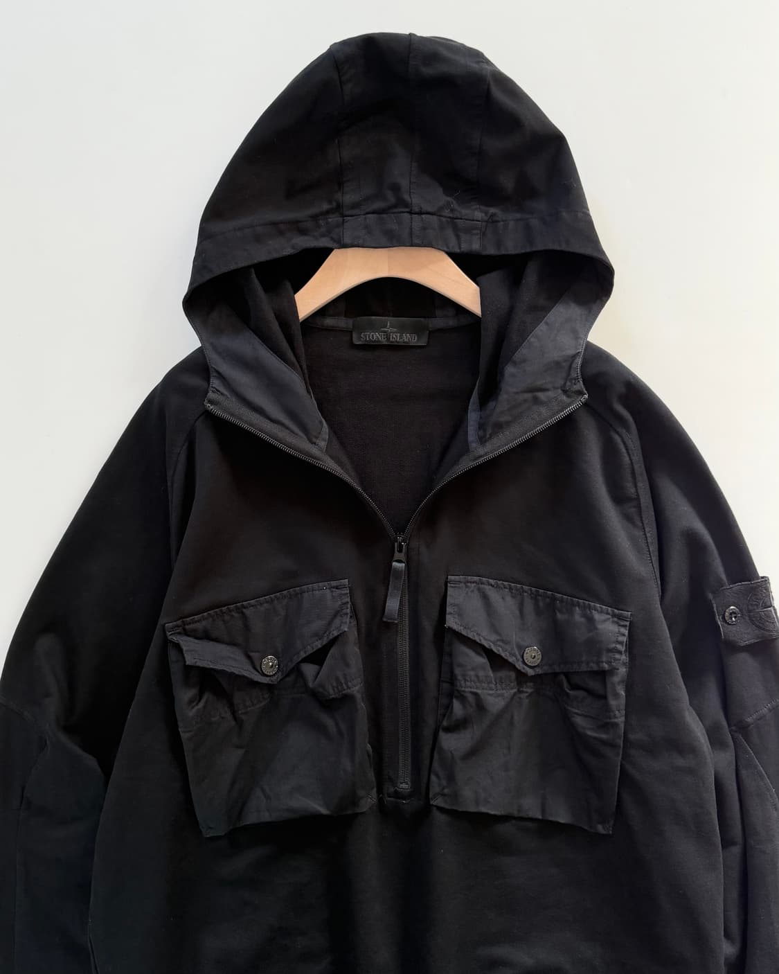 Stone-Island 스톤 아일랜드 고스트와펜 블랙컬러 투포켓 아노락  상품이미지2