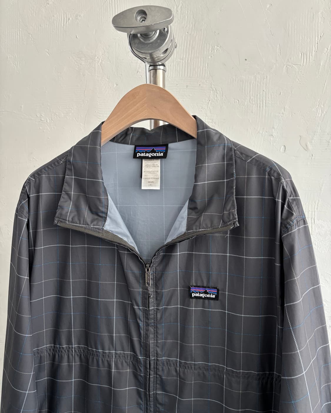 Patagonia 파타고니아 그레이 라이트 앤 베리어블 체크 자켓 상품이미지2