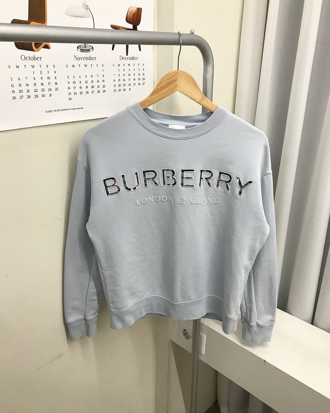 버버리 빅로고 맨투맨 상품이미지1