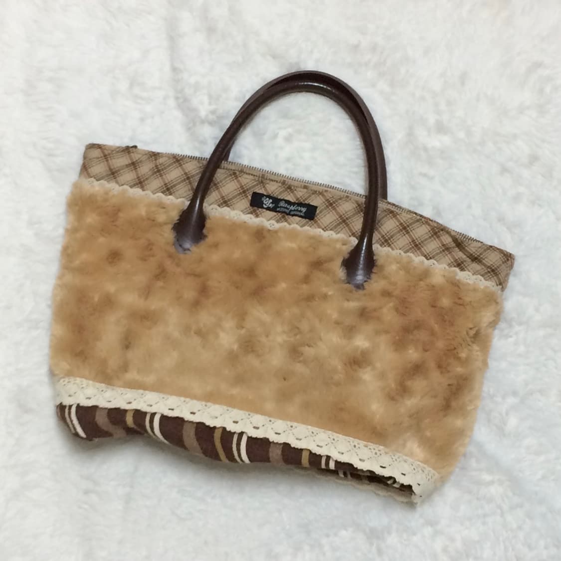 빈티지 체크 패턴 퍼 토트백 레이스 라떼갸루 로걀 모리걸 상품이미지1