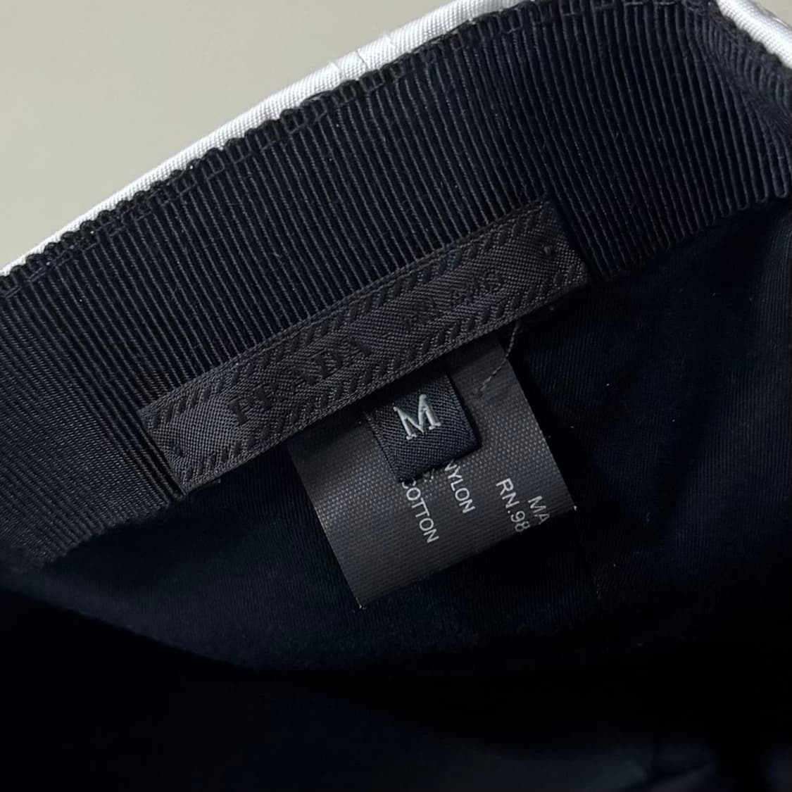 [정품/당일출고]프라다 삼각로고 볼캡 상품이미지6