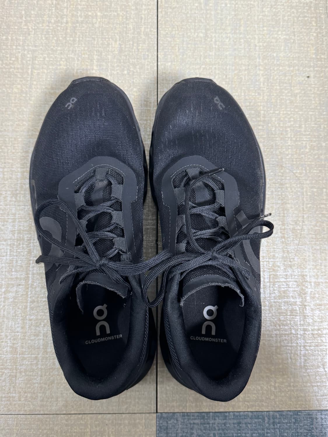 온러닝 클라우드몬스터 eu41 풀박 상품이미지1