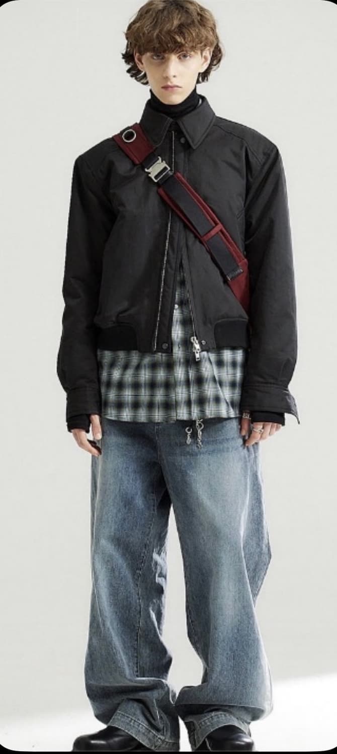 알렌느 3d 블랙 자켓 팝니다. 상품이미지1