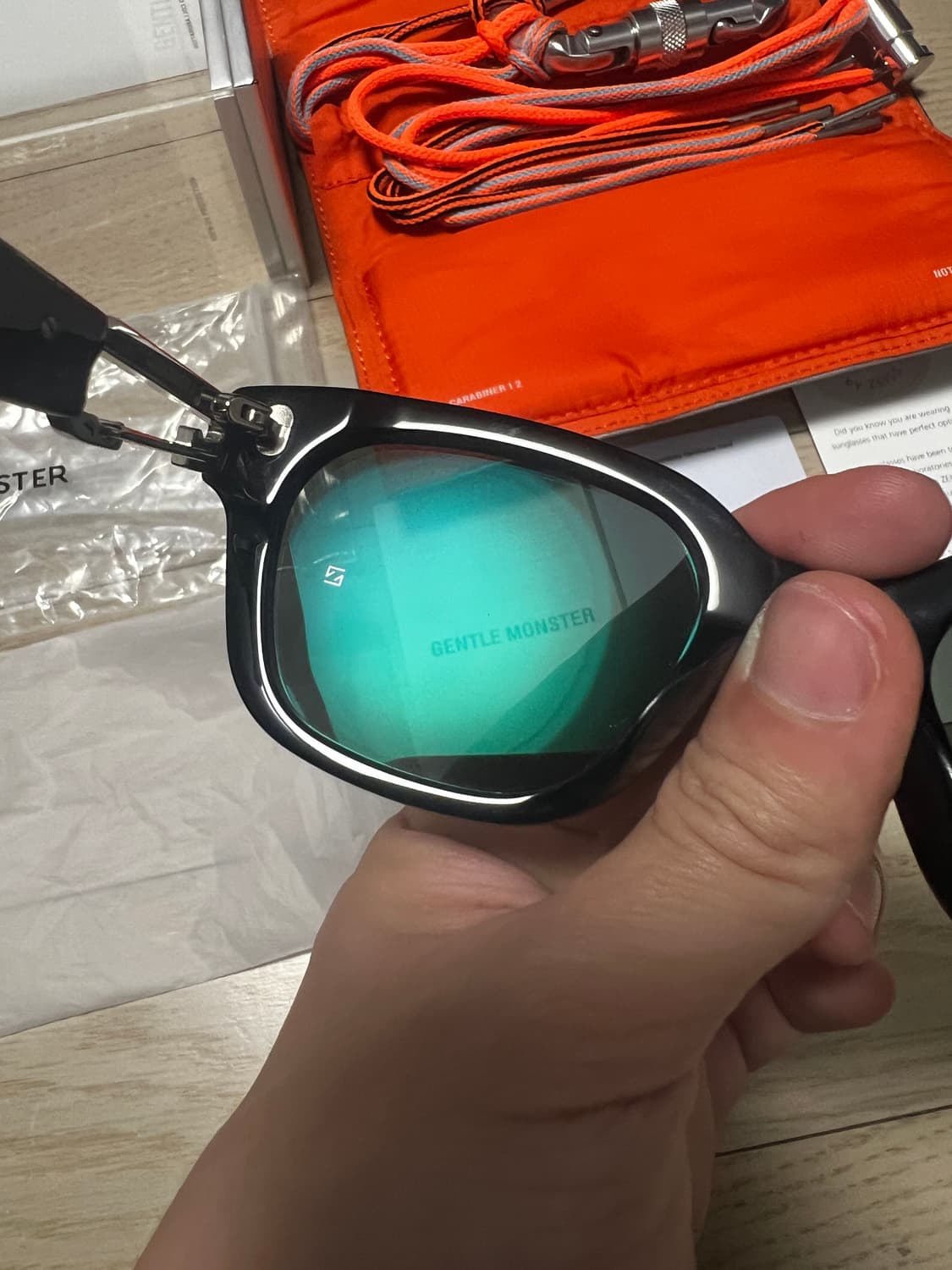 젠틀몬스터 앰부쉬 카라비너 01 상품이미지9