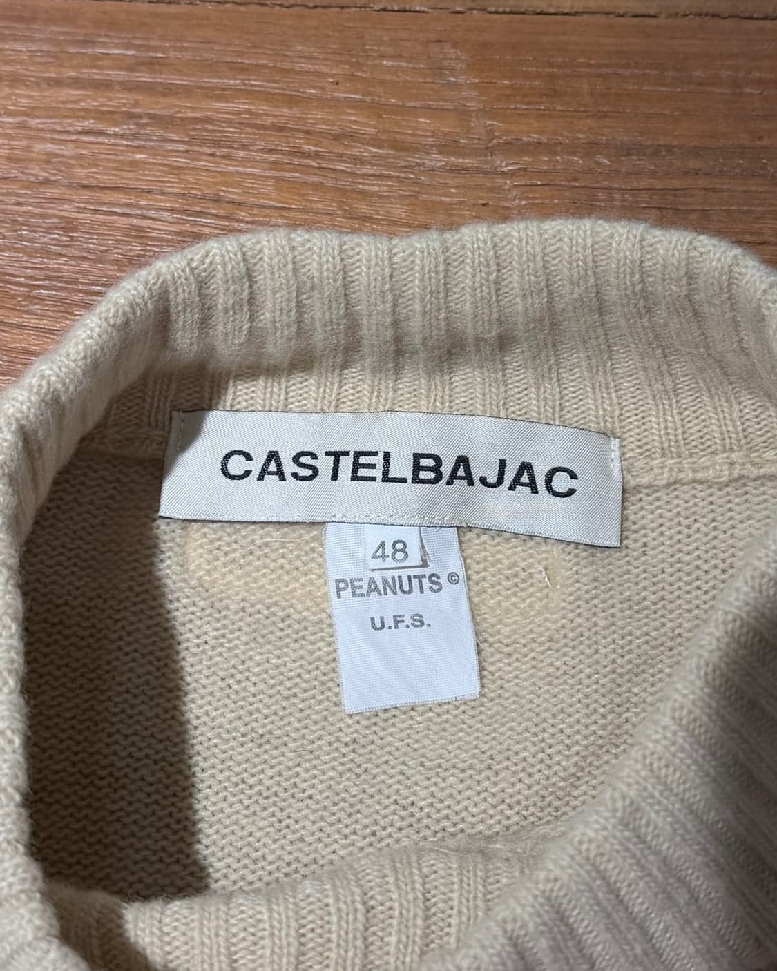 카스텔바작 베이지 스누피 우드스탁 니트 상품이미지7