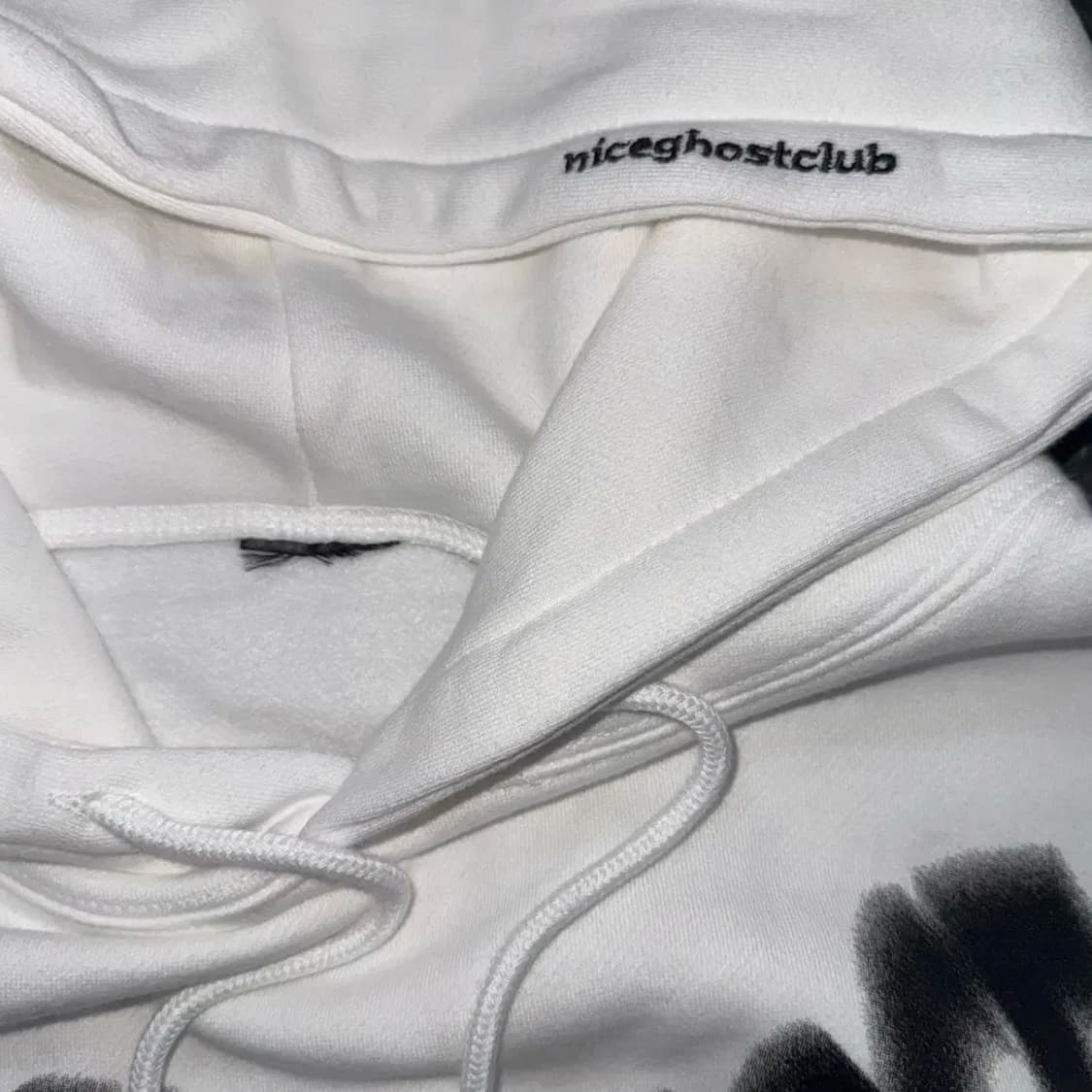 투티/0241 NICE GHOST CLUB 화이트 기모 후드 빅로고 상품이미지7