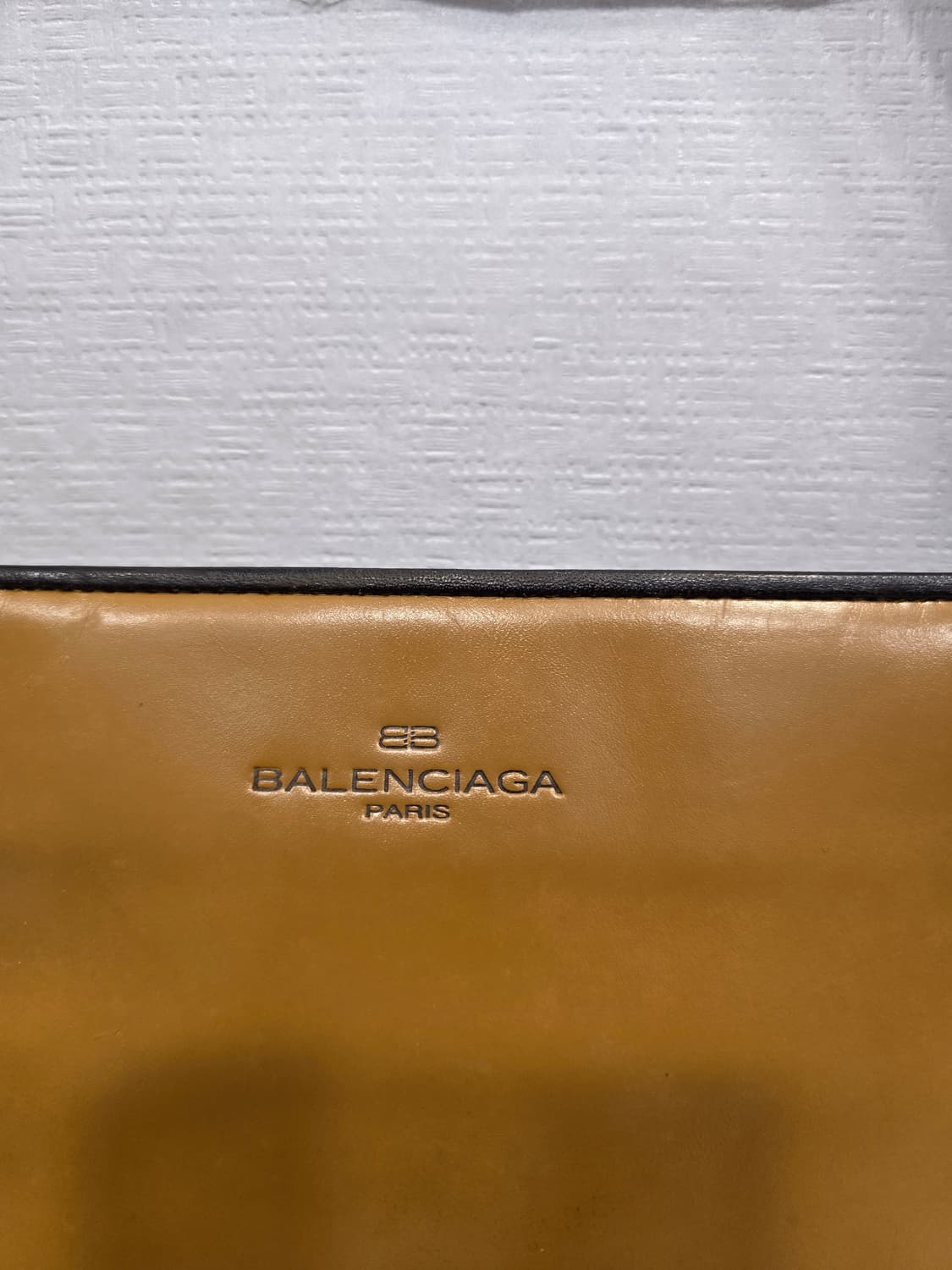 발렌시아가 카멜 숄더백 상품이미지2