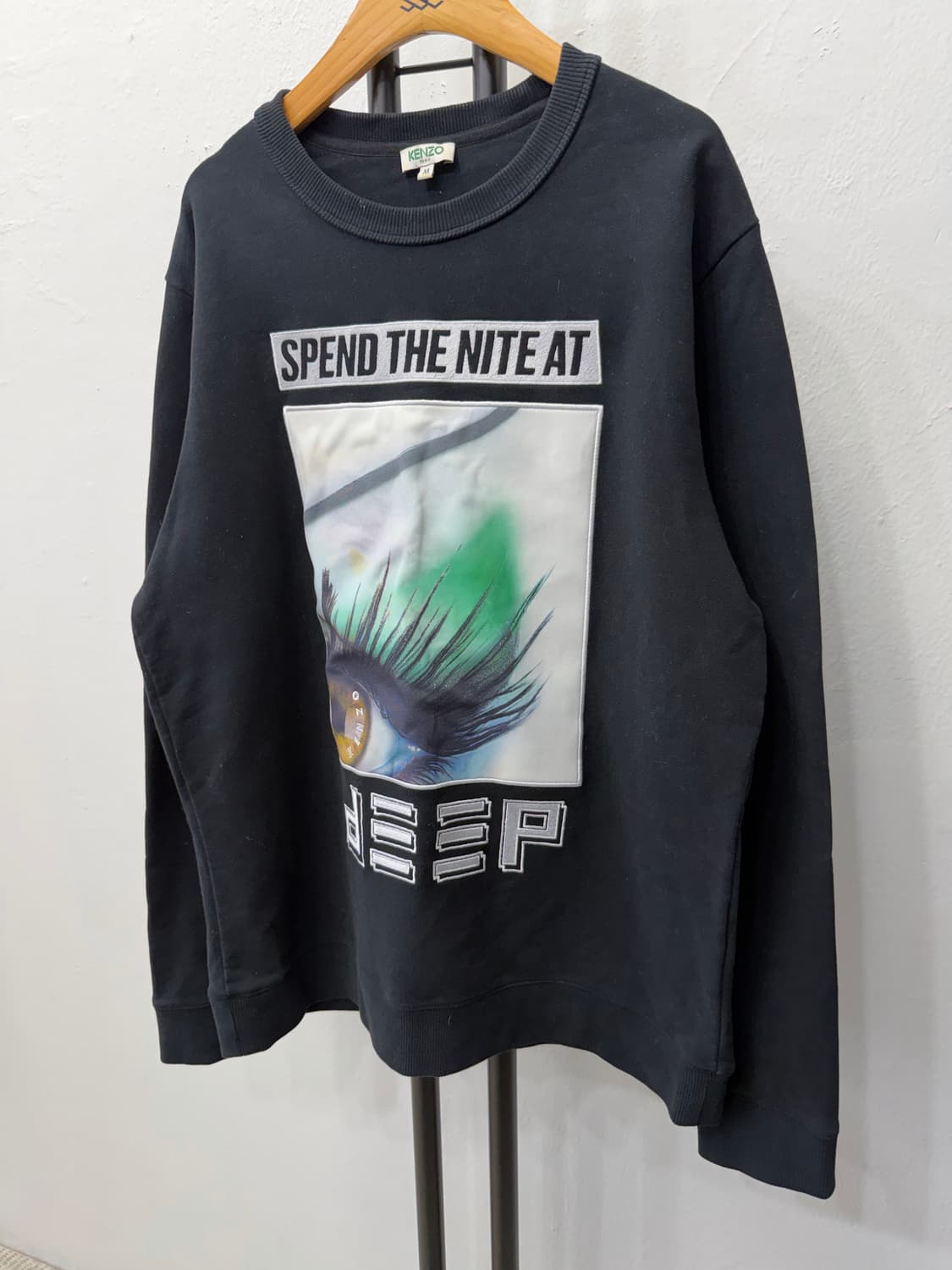 정품) KENZO 겐조 블랙 아이 프린팅 맨투맨 M  상품이미지3