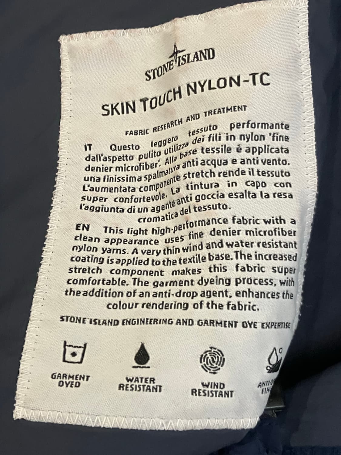 스톤아일랜드 소프트쉘 스킨터치 바람막이 네이비 상품이미지4