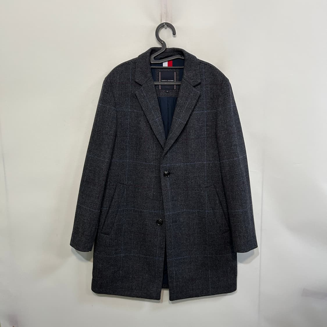 타미힐피거 남성 그레이 체크 코트 M 100 상태 최상 상품이미지1