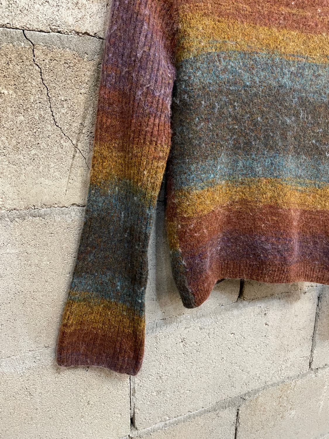 마뗑킴 그라데이션 스너그 니트  상품이미지4