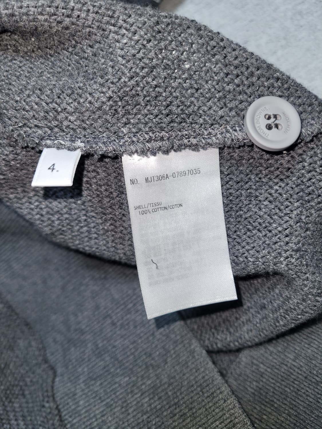 톰브라운 가디건4사이즈팝니다 상품이미지2