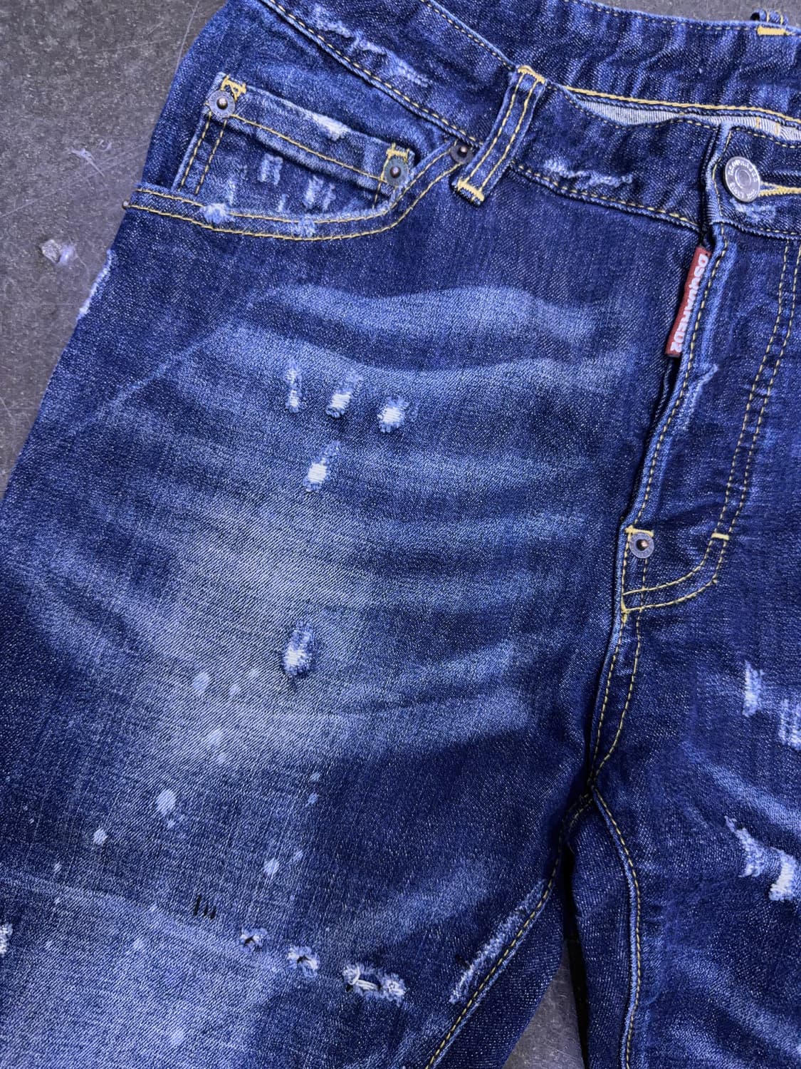 디스퀘어드2 페인팅 데미지 디테일 슬림 스트레이트핏 데님팬츠 44 상품이미지4