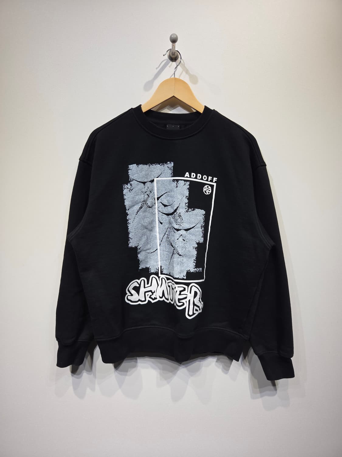 ADDOFF SHATTER 그래픽 블랙 맨투맨 상품이미지2