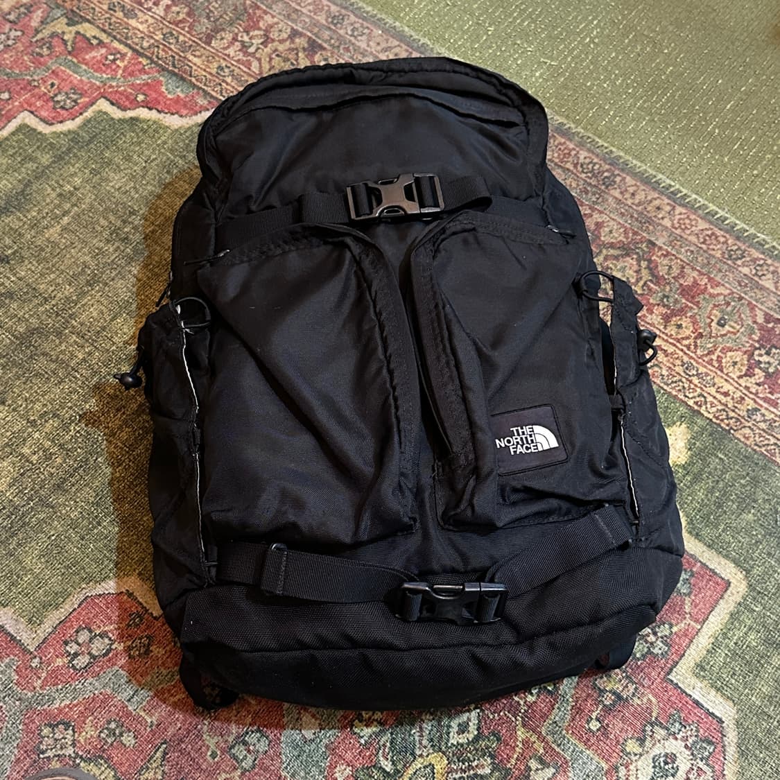 노스페이스 먼데이즈 백팩  상품이미지1