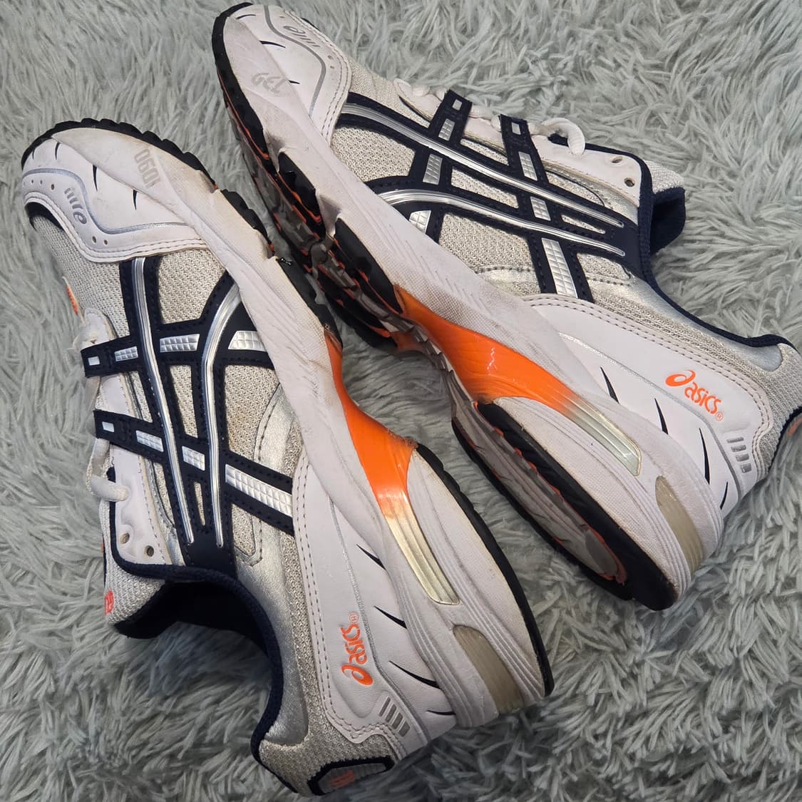 7q-6:아식스 젤 1090 화이트 네이비 러닝 스니커즈 (24.5cm) 상품이미지8