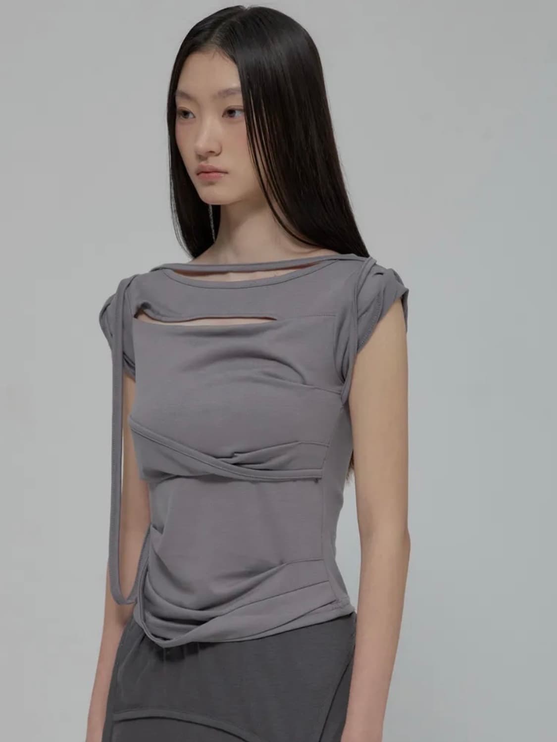 플레어업 티셔츠 Draped Strap Roll-Up T-Shirt 상품이미지2