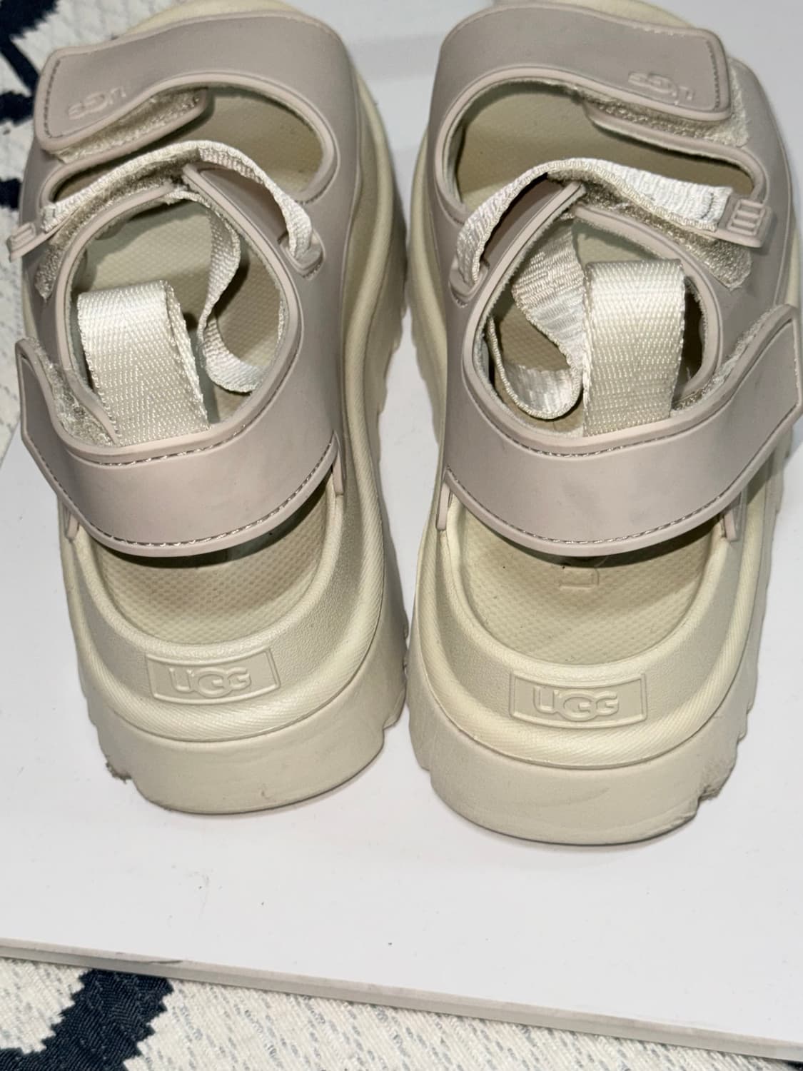 어그 UGG GoldenGlow Sandal 240mm 상품이미지4