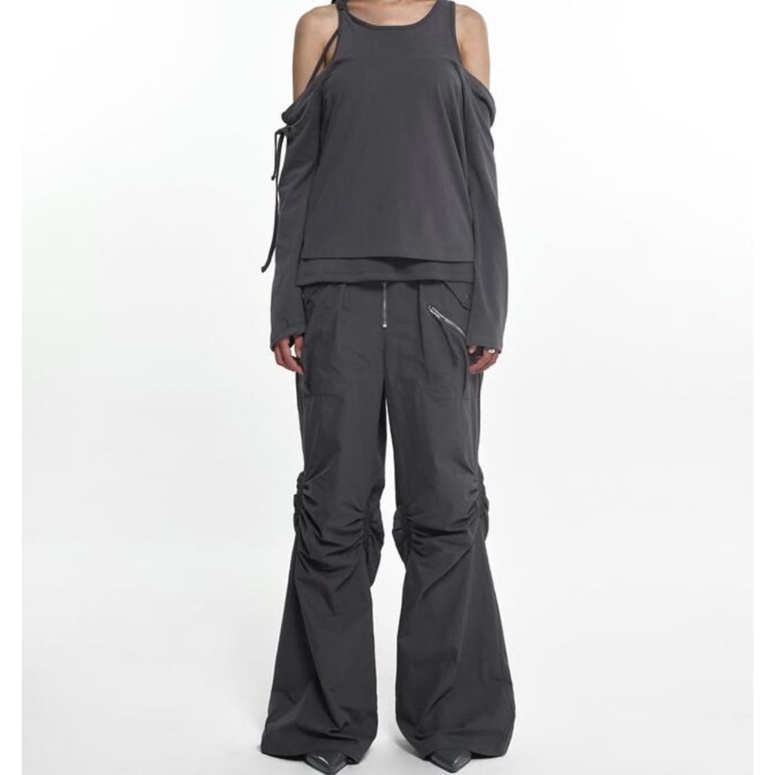 나체 NACHE 익스포져 집 디테일 셔링 집업 나일론 팬츠 챠콜 상품이미지1