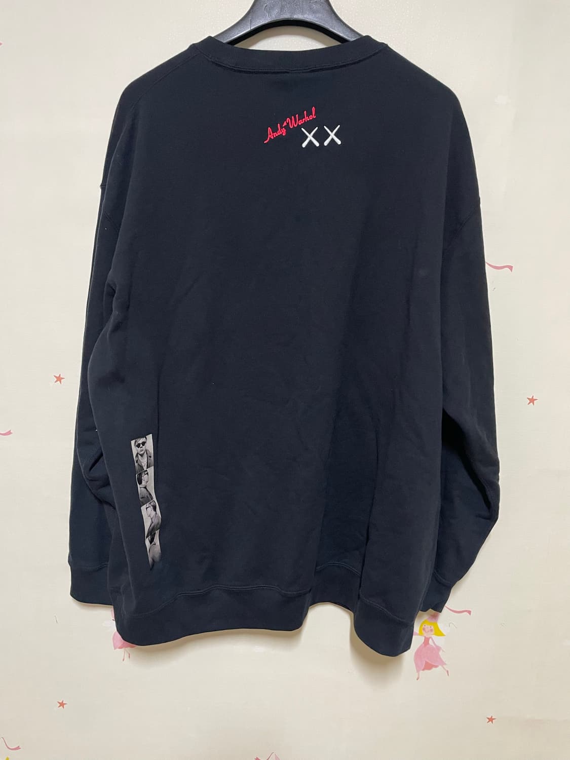 유니클로 KAWS X Warhol 맨투맨 상품이미지4