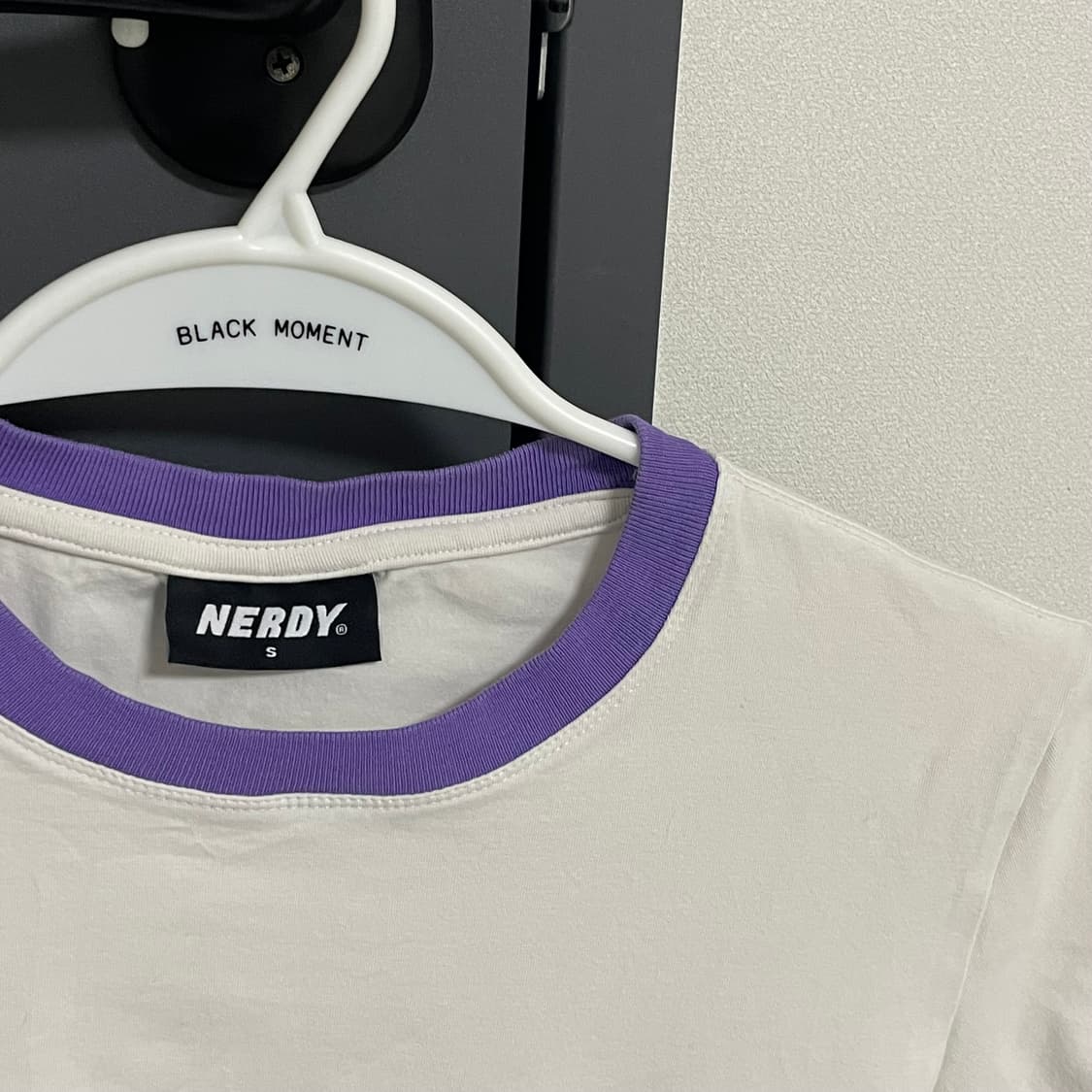 새상품) 널디 nerdy 로고 크롭 반팔티 상품이미지3