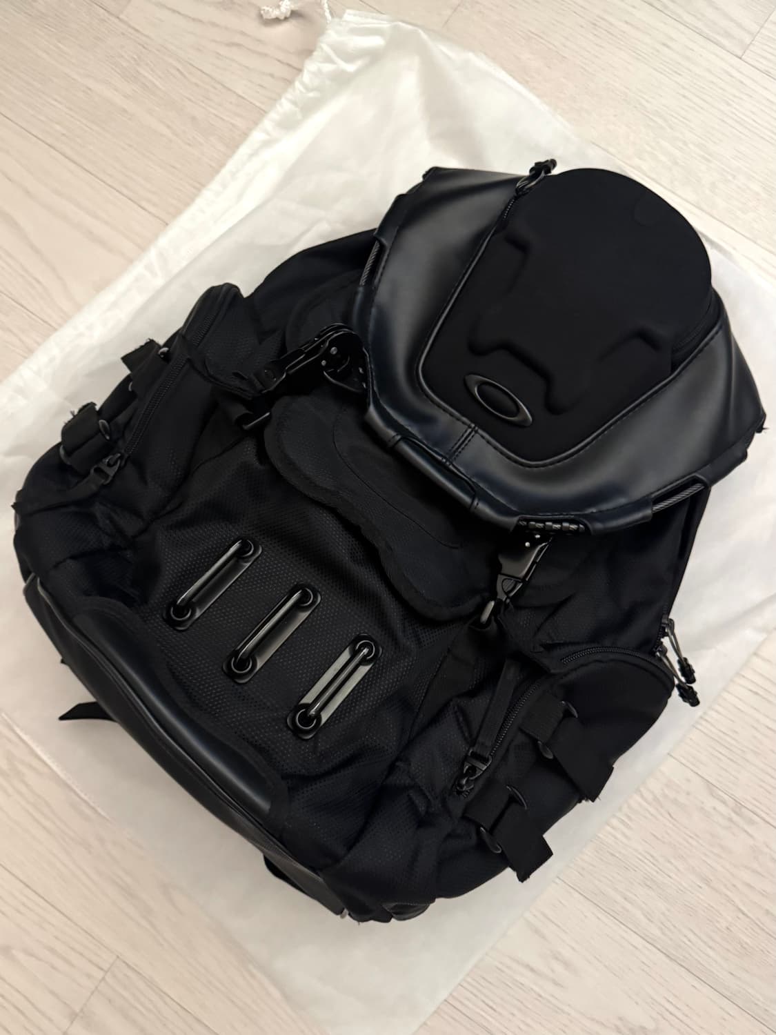 오클리 키친 싱크 백팩 스텔스 블랙 RC 상품이미지1