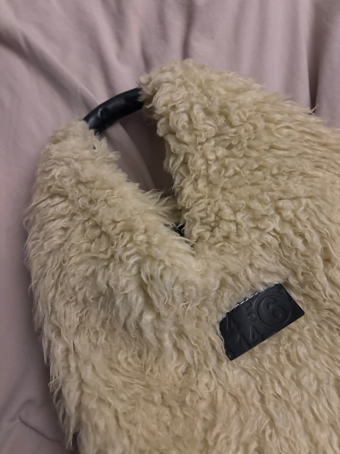 MM6 메종마르지엘라 재패니즈 퍼 미니백 상품이미지2