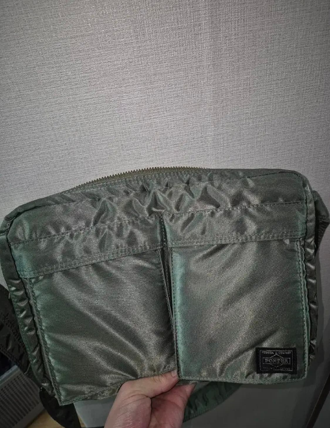 [요시다포터] 탱커 숄더백 라지 세이지 그린 (622-78810) 상품이미지5