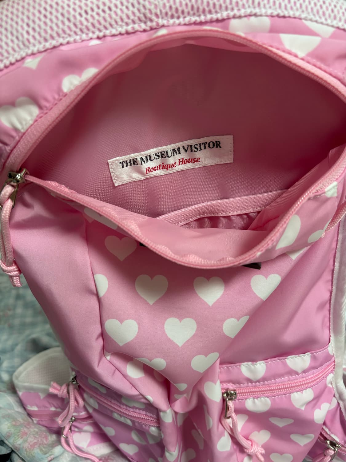 더뮤지엄비지터 MESH MOUNTAINEERING BAG 하트 백팩 상품이미지5